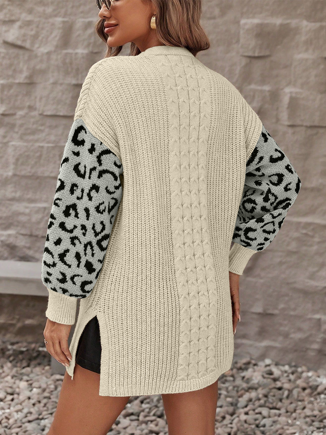 Cardigan mit offener Vorderseite und Leopardenmuster und Taschen