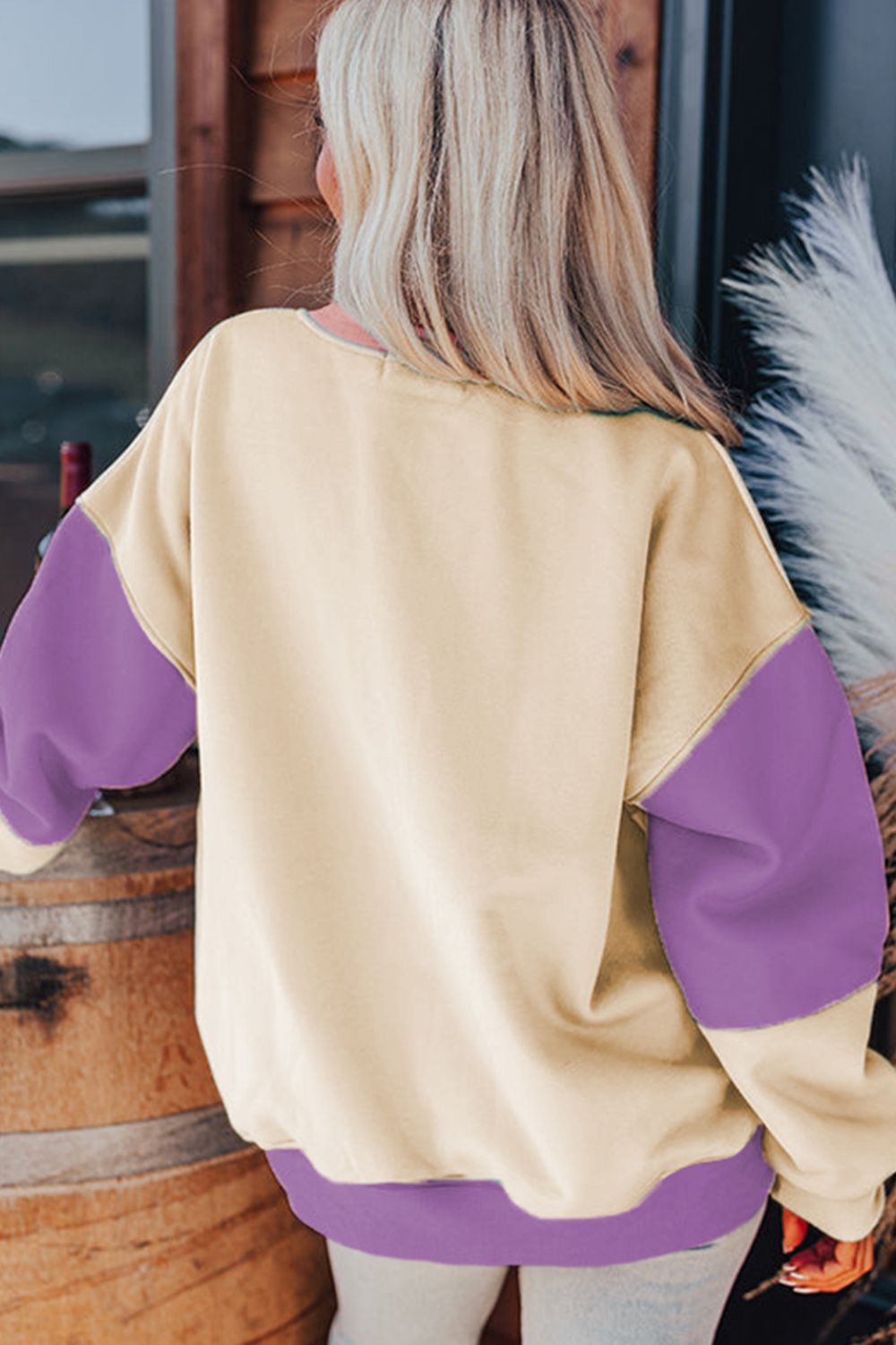 Sweatshirt mit kontrastierendem Rundhalsausschnitt und langen Ärmeln