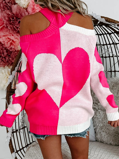 Rollkragenpullover mit Herzmotiv und kalten Schultern zum Valentinstag