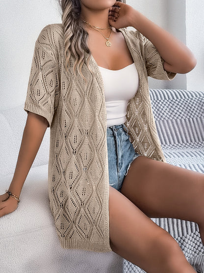 Durchbrochene Strickjacke mit halblangen Ärmeln und offener Vorderseite