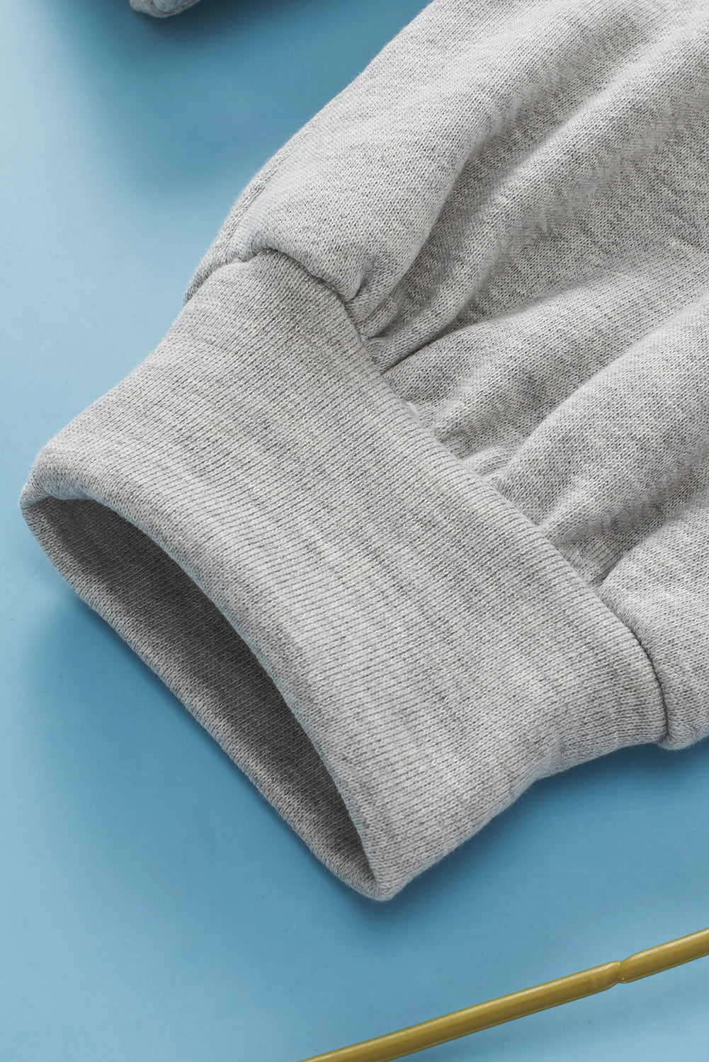 Oberteil mit Farbblock und zwei Brusttaschen sowie U-Boot-Ausschnitt