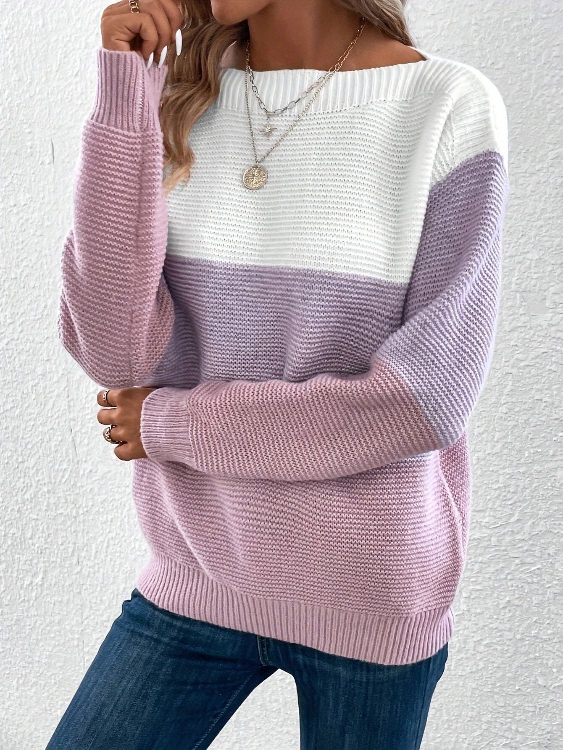 Pullover mit U-Boot-Ausschnitt und Farbblockdesign