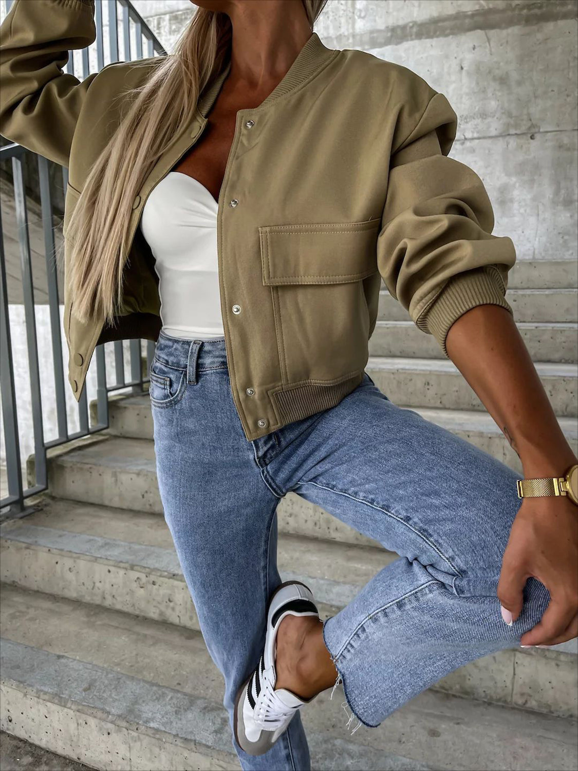 Jacke mit Baseballkragen und überschnittenen Schultern