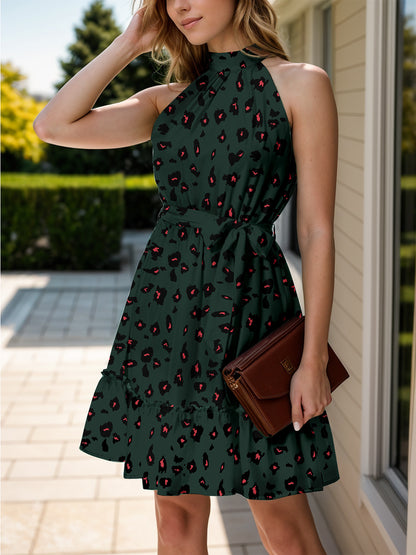 Minikleid mit griechischem Halsausschnitt und Rüschen und Bindegürtel