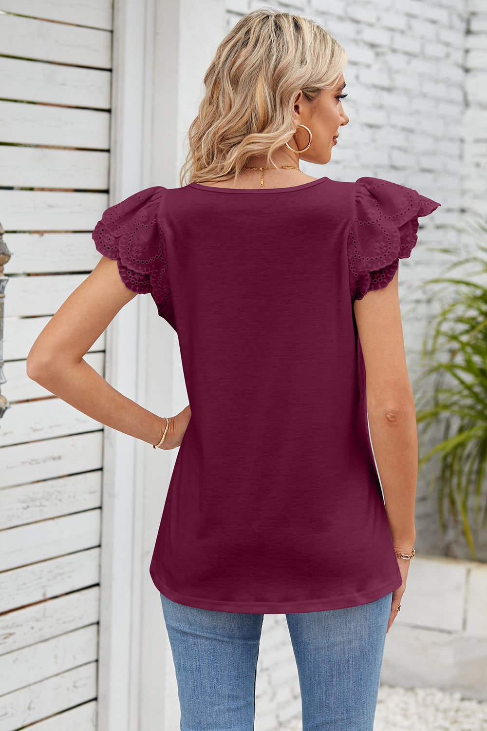 Bluse mit Lochstickerei, eckigem Ausschnitt und Flügelärmeln