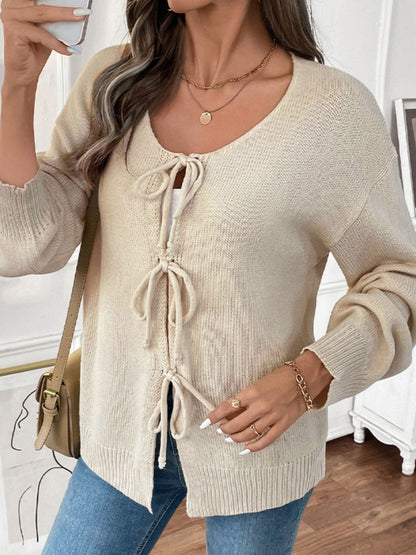 Perfee – Langärmlige Strickjacke mit Rundhalsausschnitt und Bindeband