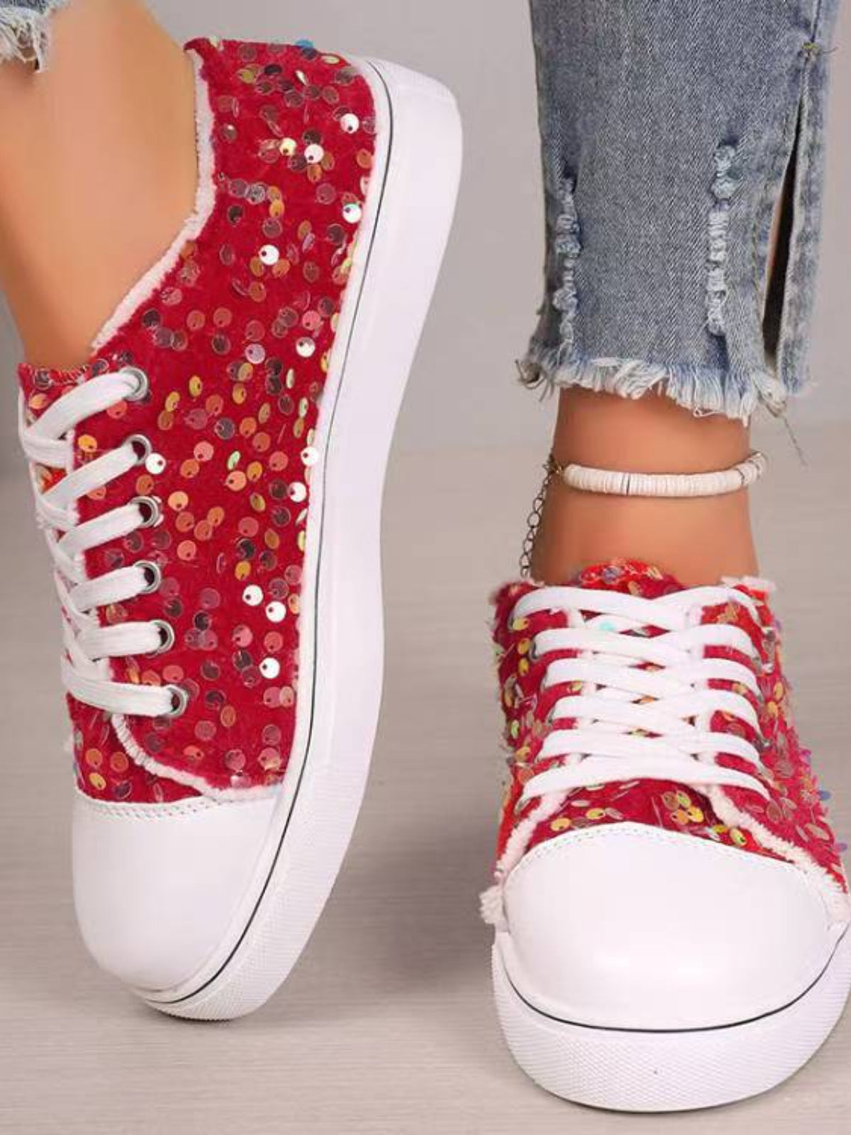 Flache Sneakers mit runder Spitze und Pailletten