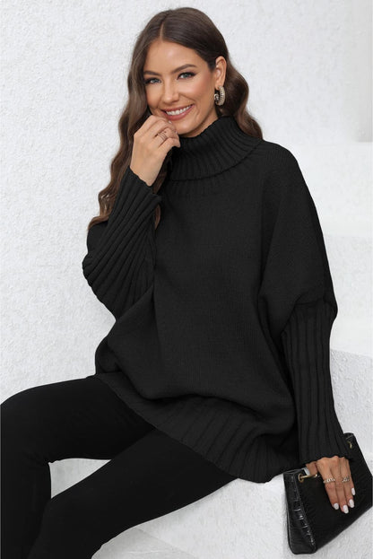Gerippter Pullover mit Rollkragen und langen Ärmeln