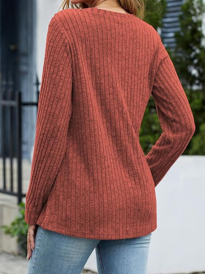 Langärmliges T-Shirt mit V-Ausschnitt