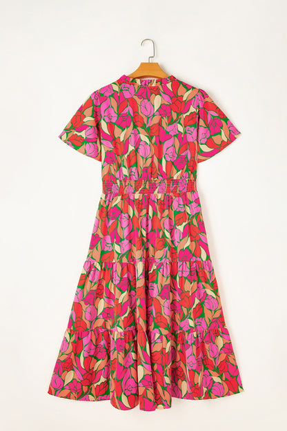 Kurzärmliges Midikleid mit Rüschendruck und Kerbe