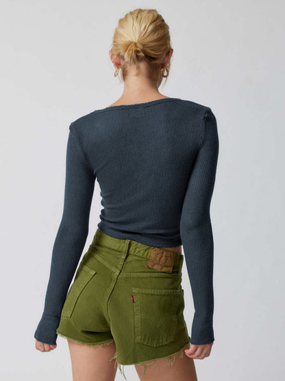 T-Shirt mit langen Ärmeln und Einkerbung