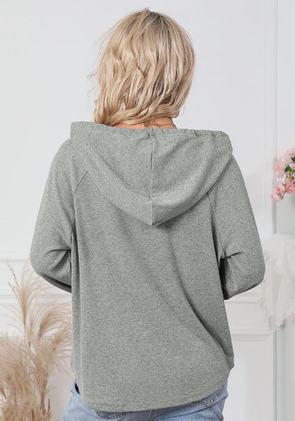 Langärmliger Hoodie mit Kordelzug und Vierteldruckknopf