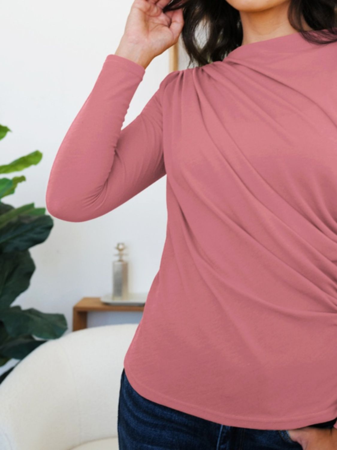 Langärmliges T-Shirt mit gerüschtem Stehkragen