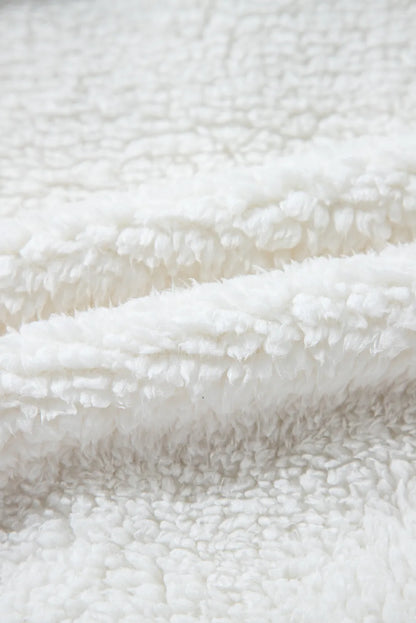 Flauschige Jacke mit einem Knopf und langen Ärmeln