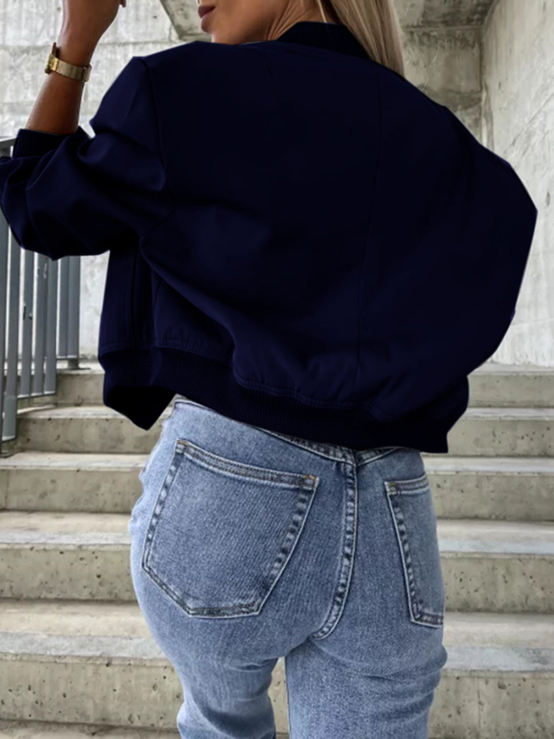 Jacke mit Baseballkragen und überschnittenen Schultern