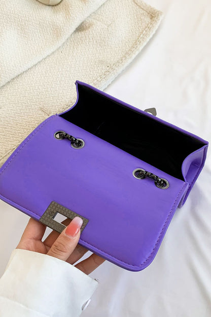 Umhängetasche aus PU-Leder mit Nieten