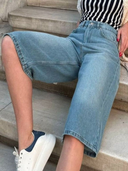 Jeansshorts mit hoher Taille und Taschen