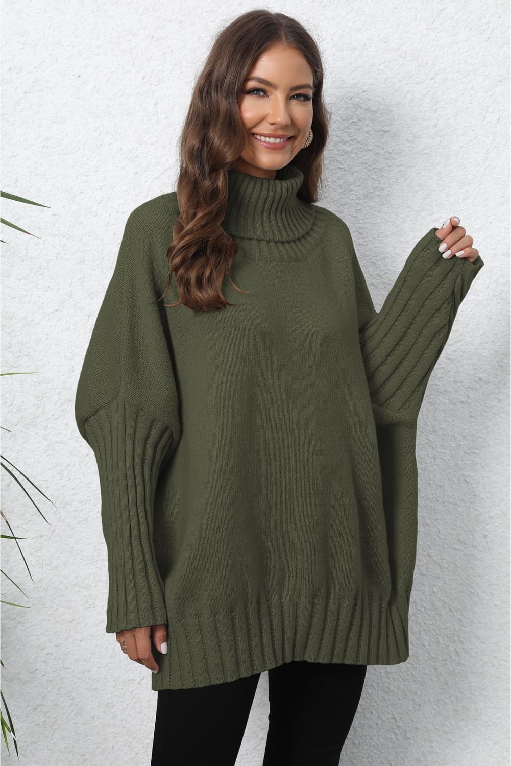 Gerippter Pullover mit Rollkragen und langen Ärmeln