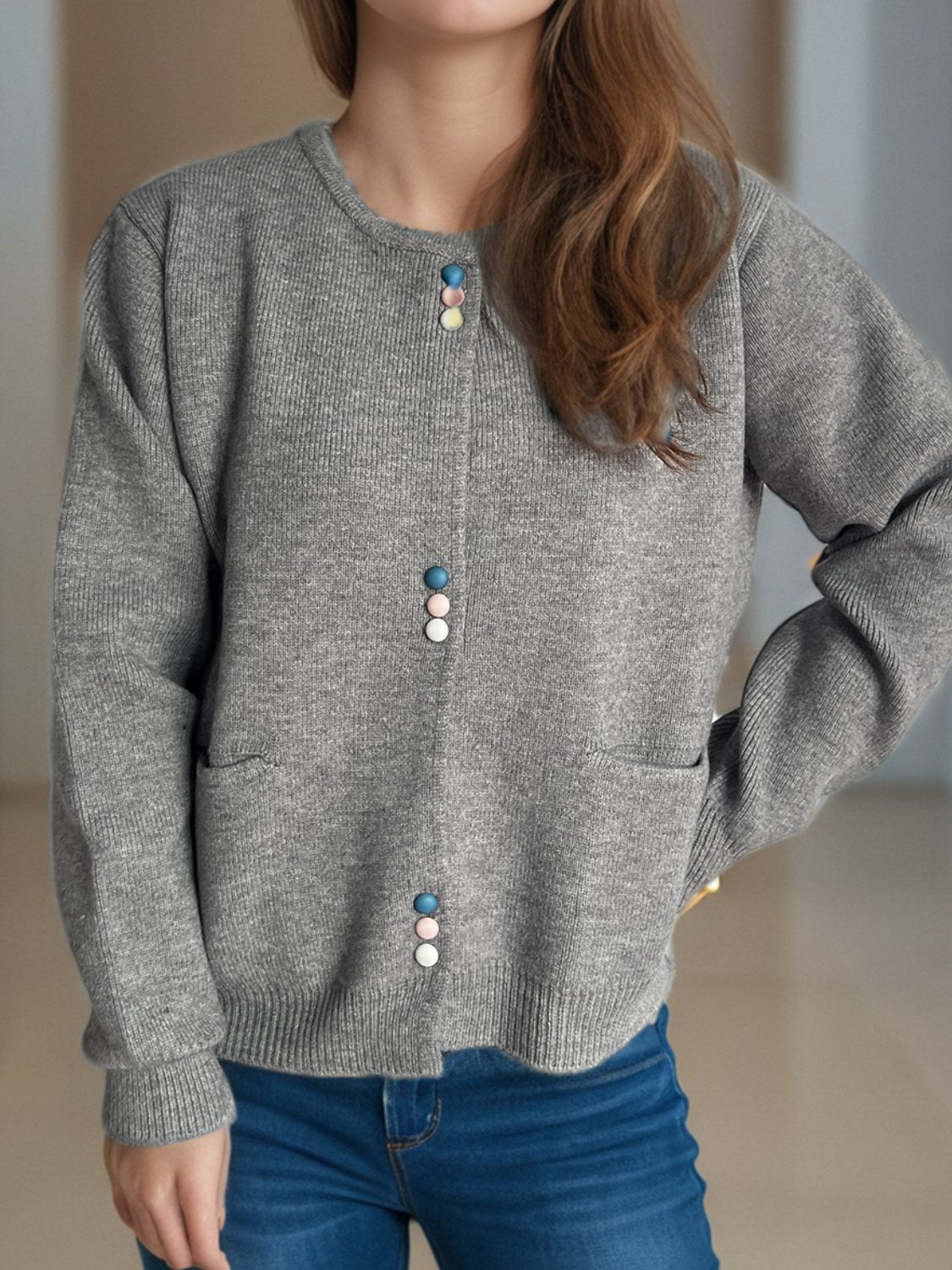 Langärmliger Cardigan mit Knopfleiste und Taschen