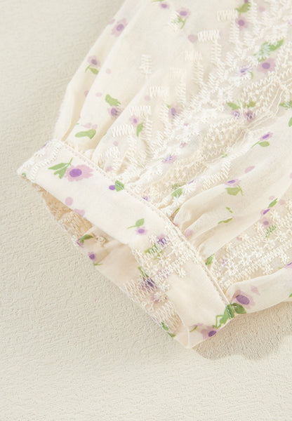 Langärmlige Bluse mit Rüschen und Spitzendetail und Schleife am Hals