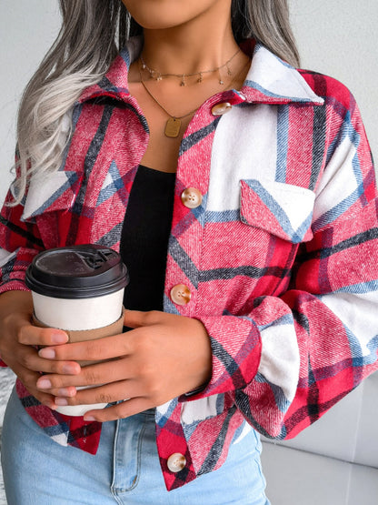 Karierte Jacke mit Kragen und langen Ärmeln