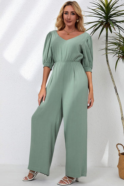 Jumpsuit mit V-Ausschnitt und halblangen Ärmeln