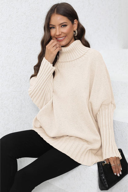 Gerippter Pullover mit Rollkragen und langen Ärmeln