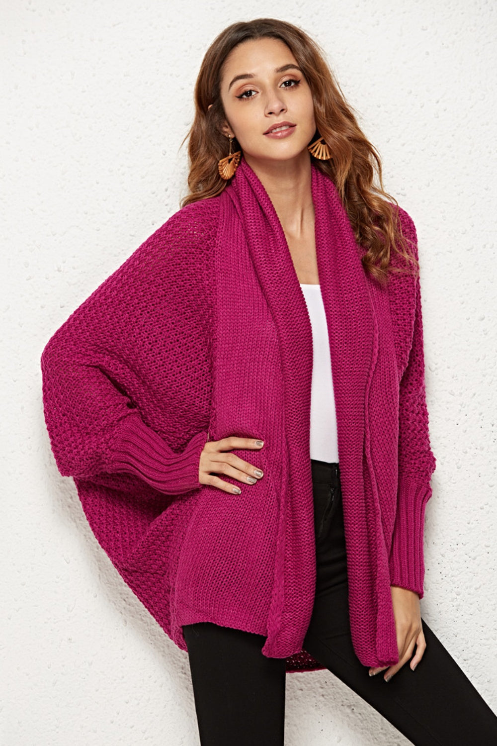 Strickjacke mit offenen Fledermausärmeln vorne