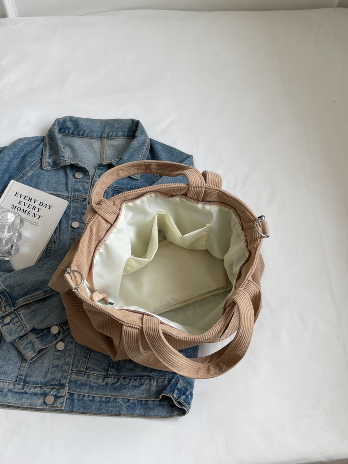 Große Tragetasche aus Cord