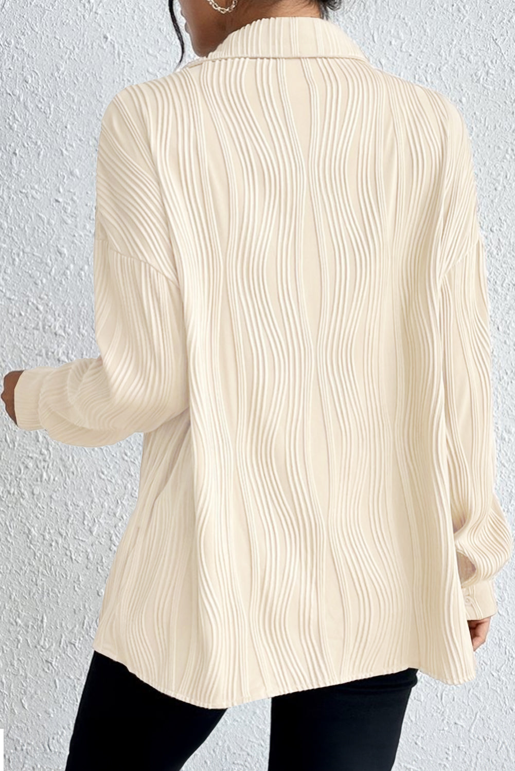 Strukturiertes Langarmhemd mit Kragen und Knopfleiste