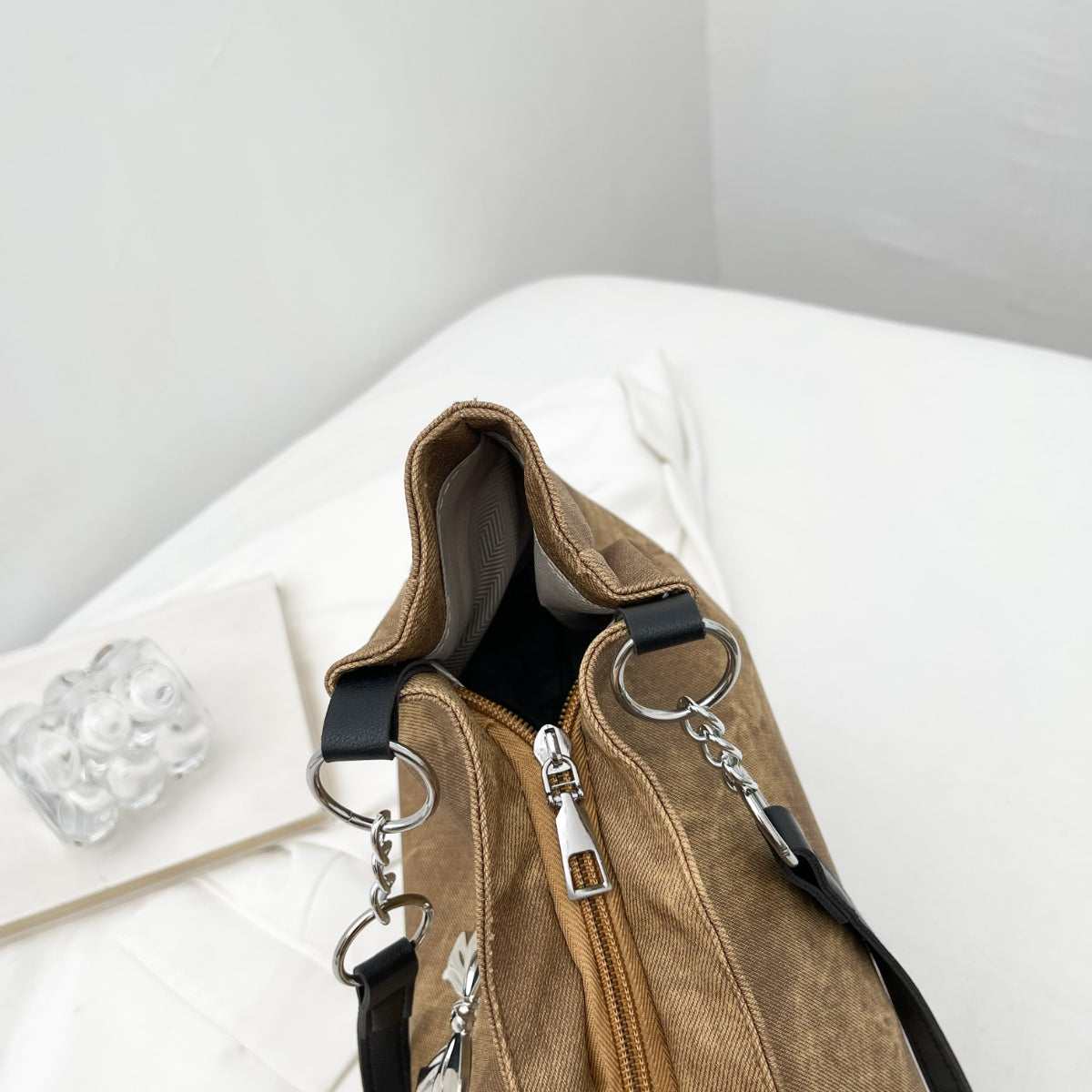 Mittelgroße Tragetasche aus Polyester mit Schleife