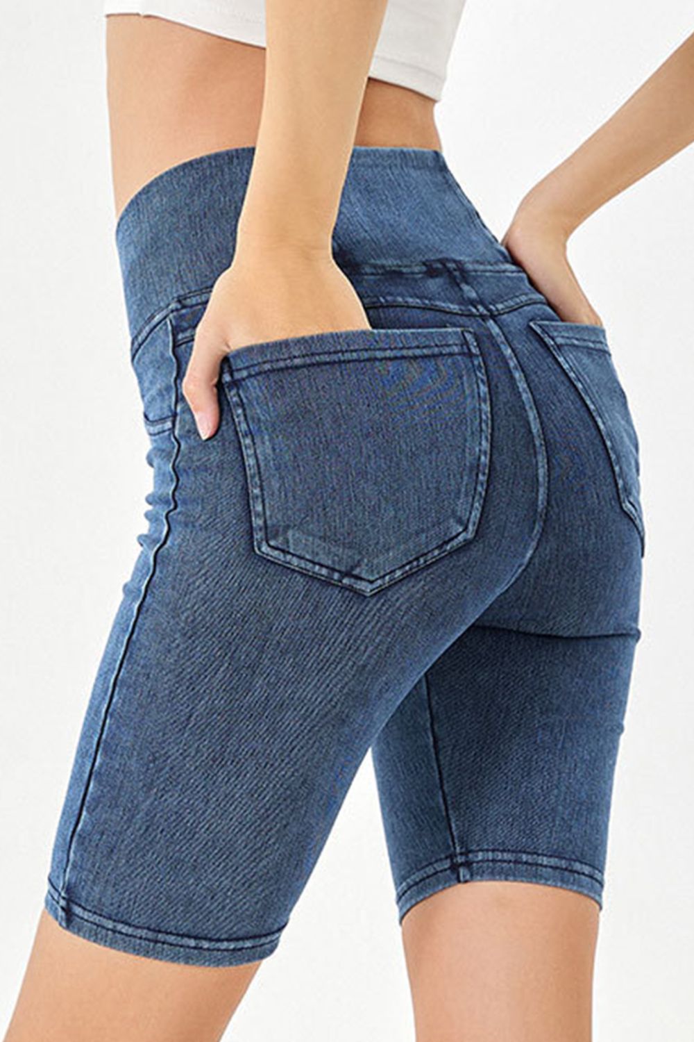 Basic Bae – Jeansshorts mit asymmetrischer Taille und Taschen