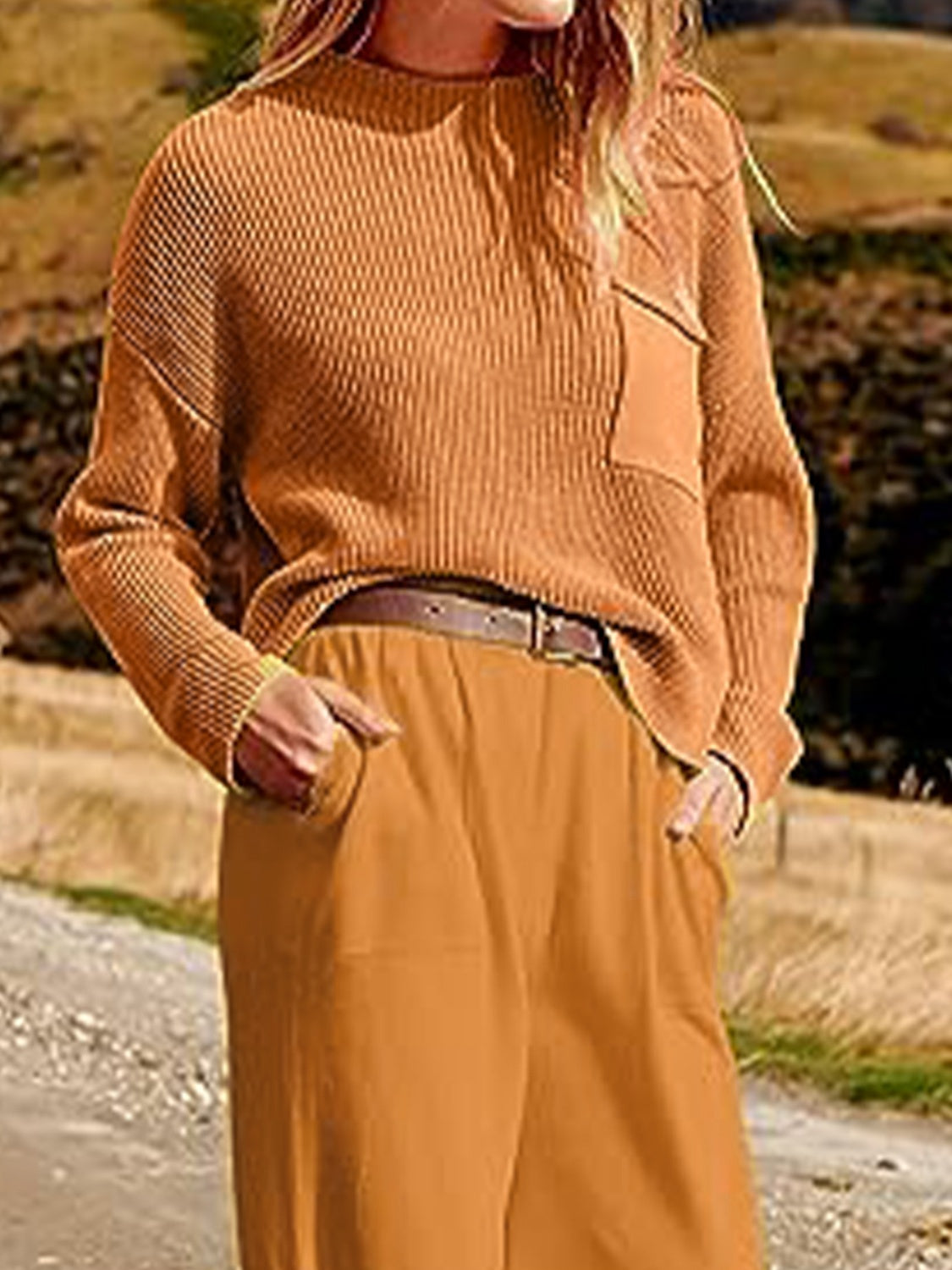 Set aus Strickoberteil und Jogginghose