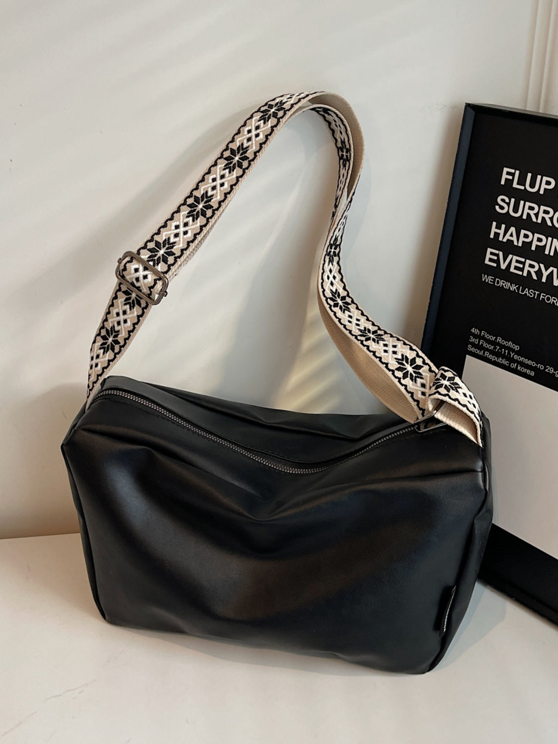 Umhängetasche aus PU-Leder mit verstellbarem Riemen