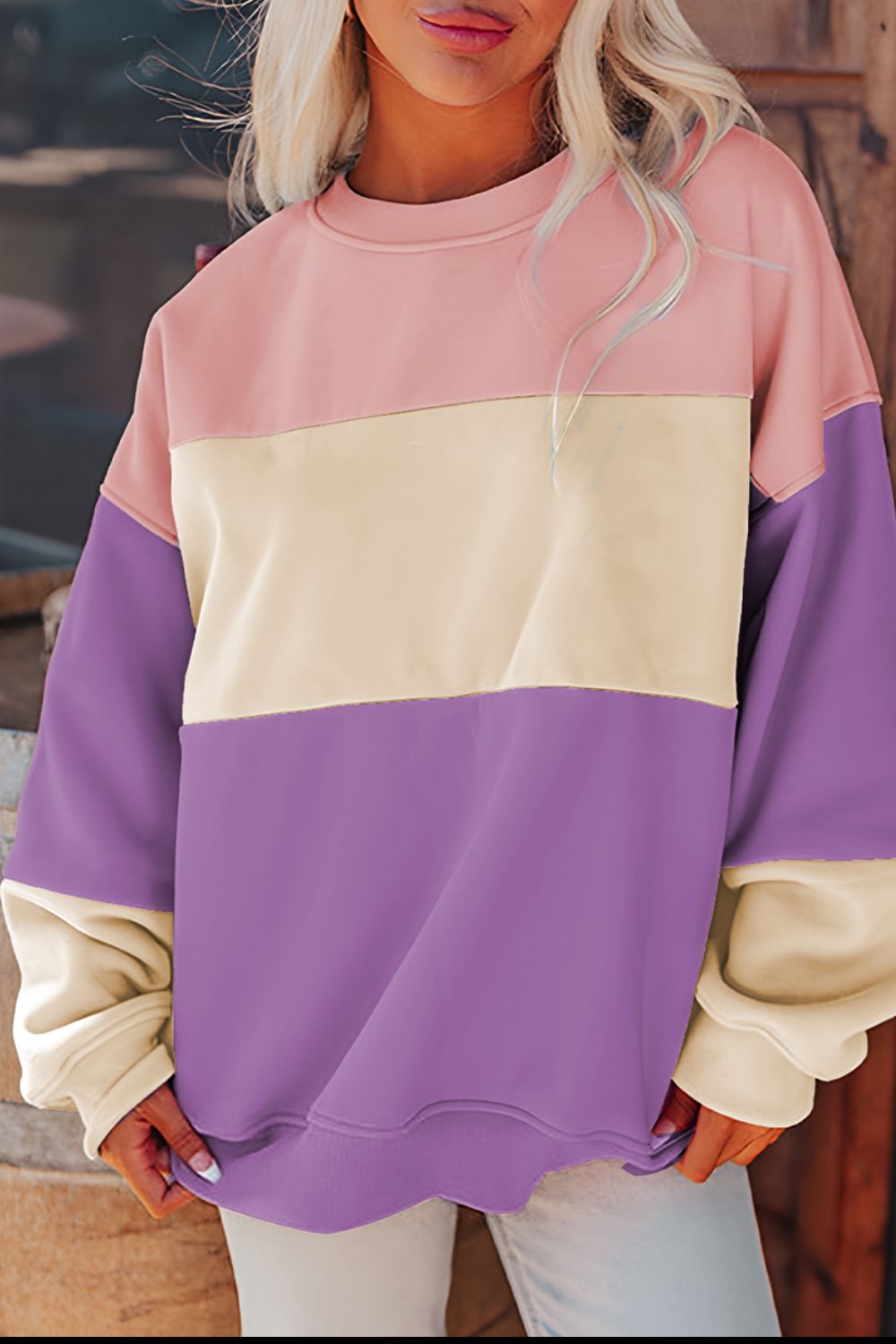 Sweatshirt mit kontrastierendem Rundhalsausschnitt und langen Ärmeln