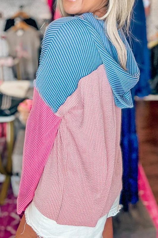 Strukturierter Langarm-Hoodie mit Farbblockdesign