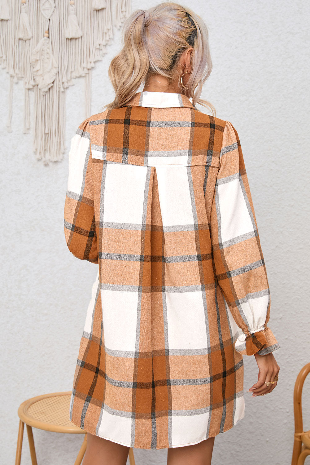 Hemdkleid mit Karomuster, Kragen und Volantärmeln