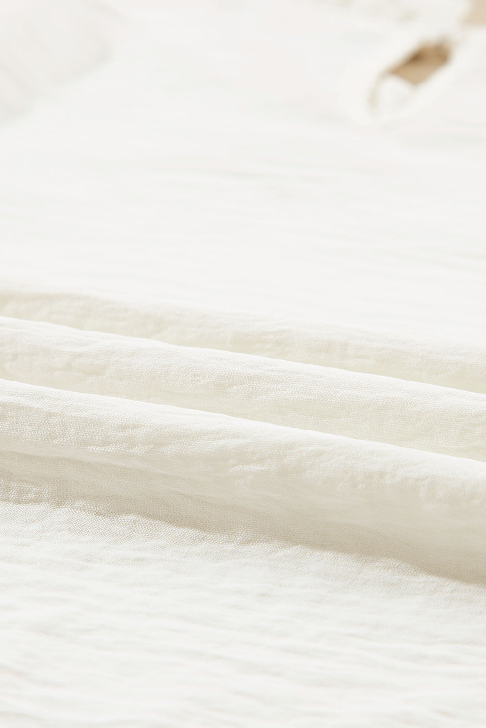 Bluse mit Stehkragen, Rüschen und Ballonärmeln