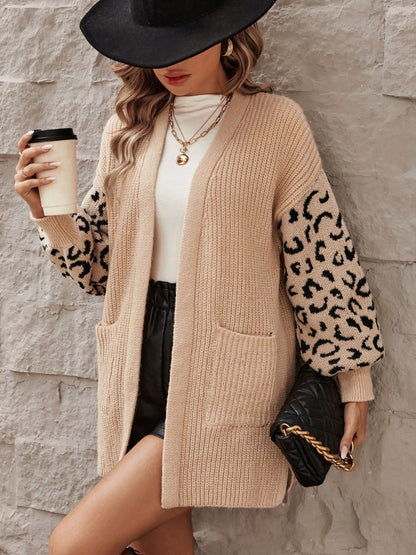 Cardigan mit offener Vorderseite und Leopardenmuster und Taschen