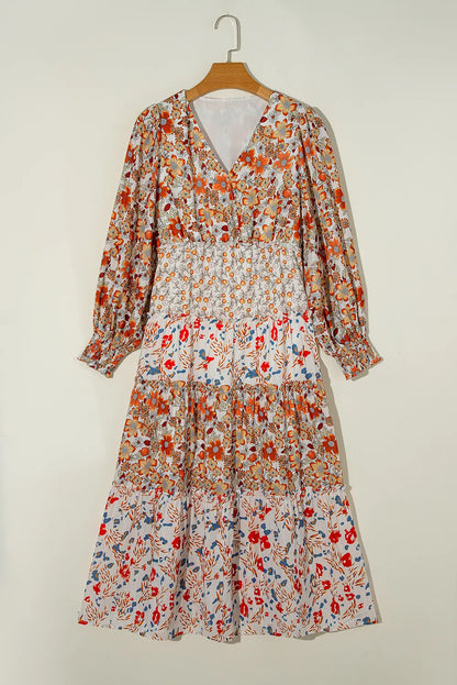 Bedrucktes Midikleid in voller Größe mit V-Ausschnitt und Laternenärmeln