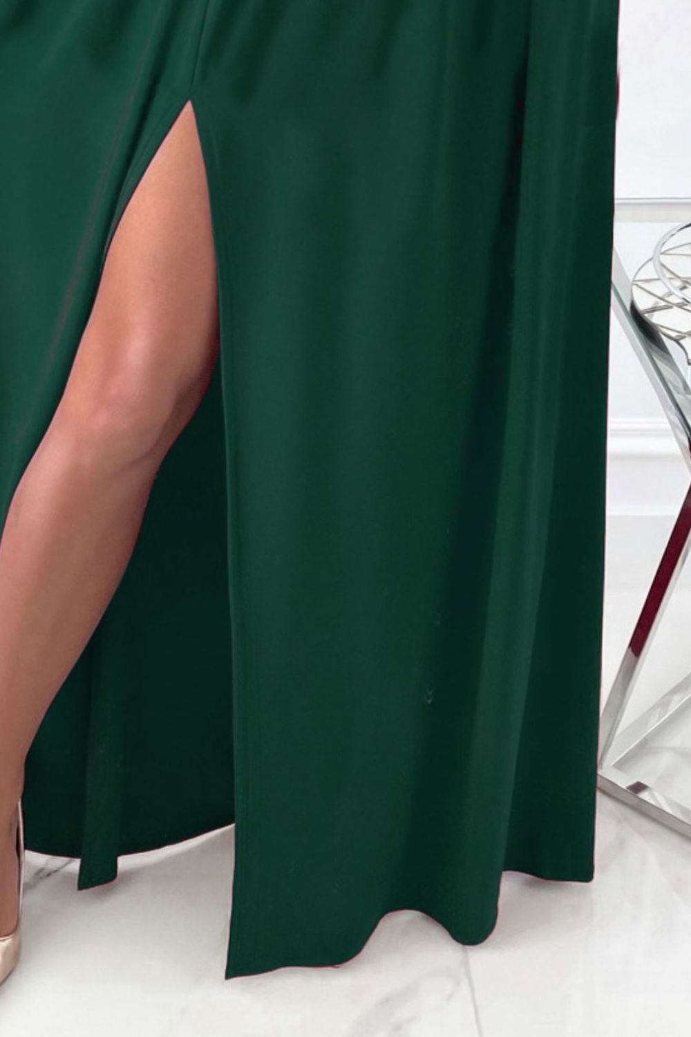 Geschlitztes, langärmliges Maxikleid mit Überbauchbund