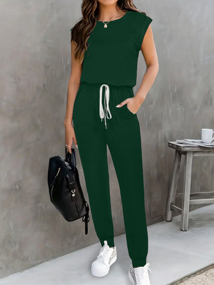 Ärmelloser Jumpsuit mit Rundhalsausschnitt und Kordelzug