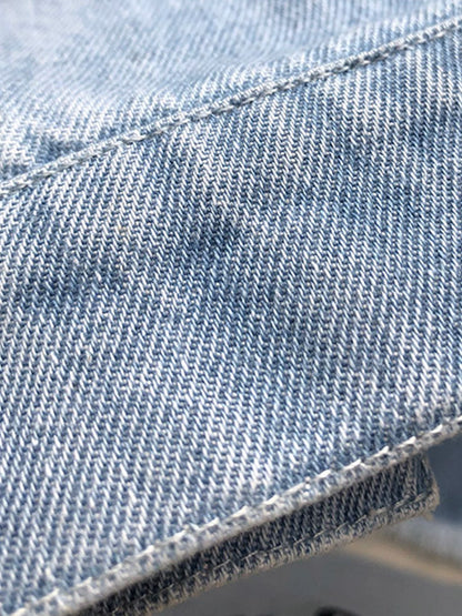 Langärmlige Jeansjacke mit unversäubertem Saum und Kragen