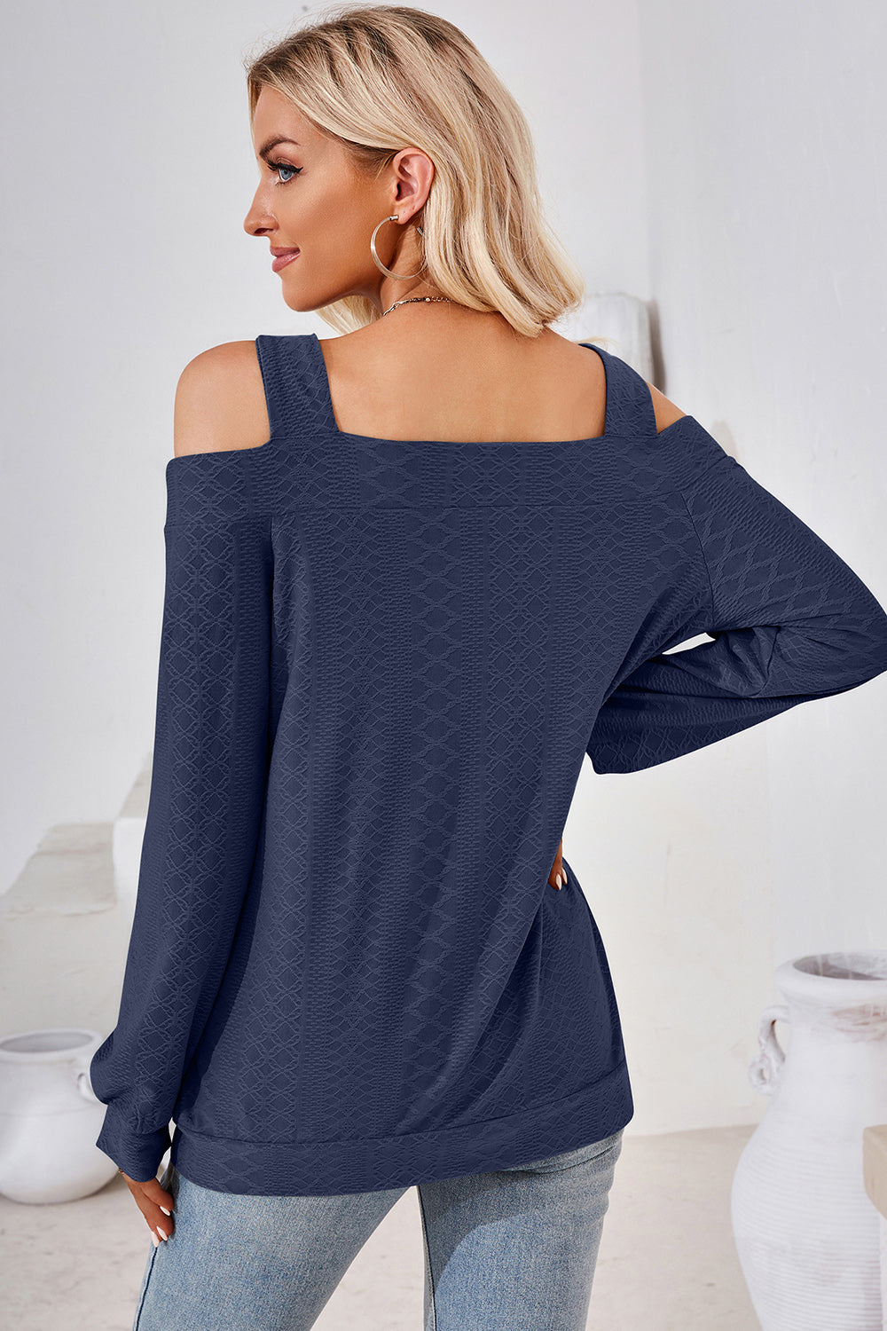 T-Shirt mit Cut-Out, eckigem Ausschnitt und Cold-Shoulder-Design