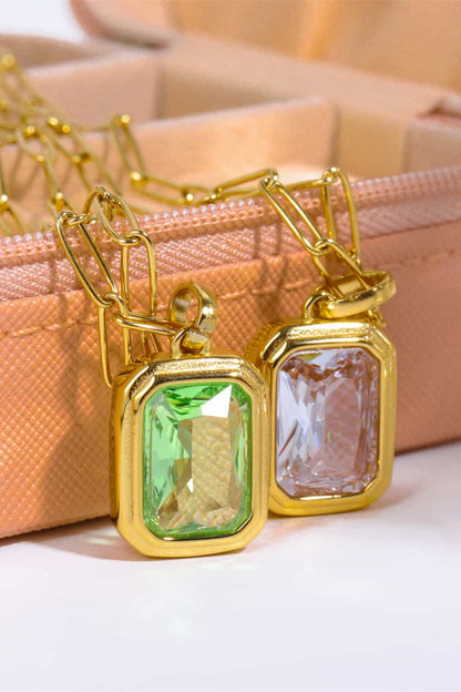 Halskette mit Anhänger in geometrischer Form und Zirkonia, 18 Karat vergoldet