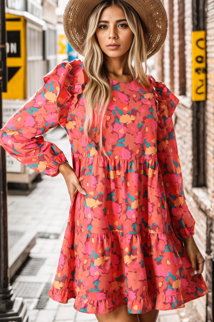 Bedrucktes Stufenkleid mit Rüschenbesatz und Ballonärmeln