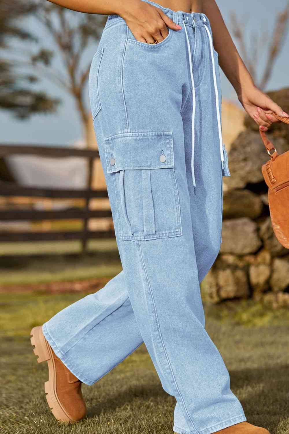 Loose Fit Jeans mit Kordelzug und Tasche