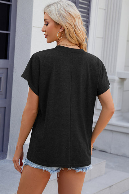 Kurzärmliges T-Shirt mit V-Ausschnitt