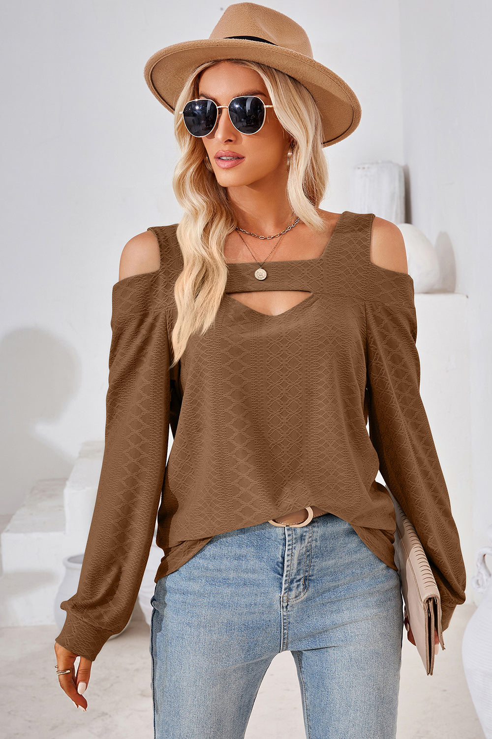 T-Shirt mit Cut-Out, eckigem Ausschnitt und Cold-Shoulder-Design