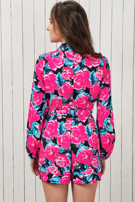 Strampler mit tiefem V-Ausschnitt und Bindegürtel